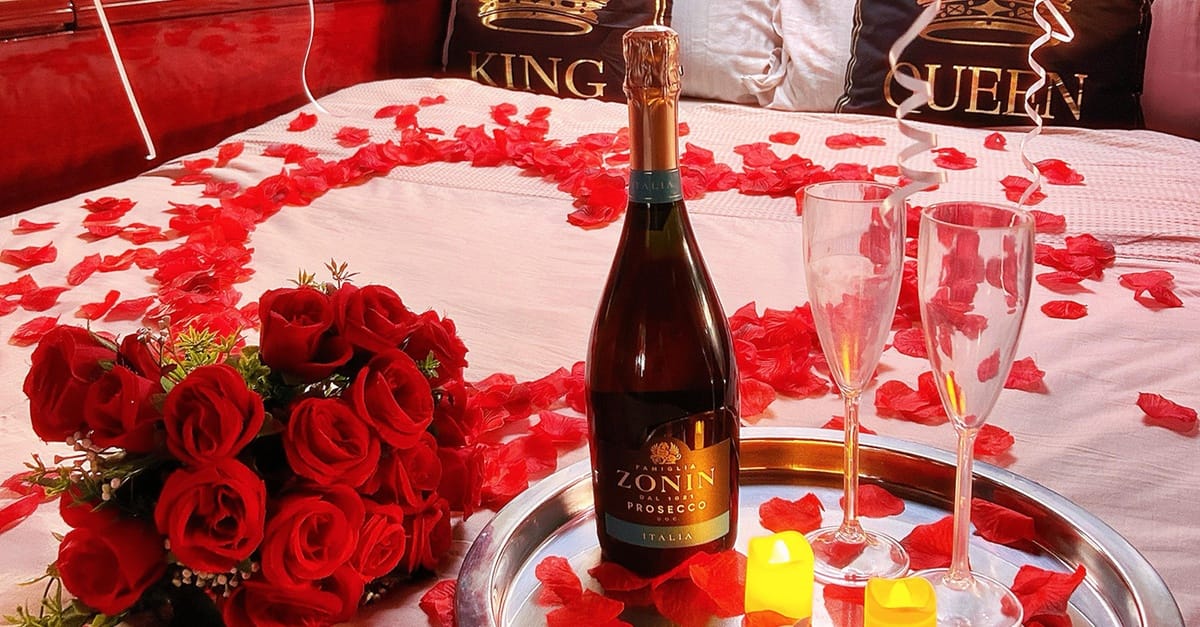 Birthday, Romantic, Bachelor/Bachelorette Party Decorations For Yachts Dubai TMLH.com Special Offers, Deals & Discounts in Turkey 10