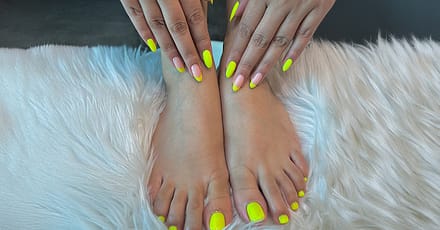 Classic, Gelish Mani-Pedi Or Regular Polish At Spaces Salon & Spa National Deal TMLH.com Special Offers, Deals & Discounts in Turkey