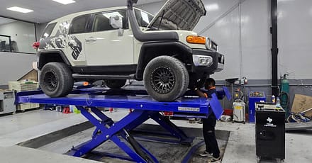Get A Oil Change Package For 4, 6 Or 8 Cylinder Car 5000 Or 10000 Km Dubai TMLH.com Special Offers, Deals & Discounts in Turkey