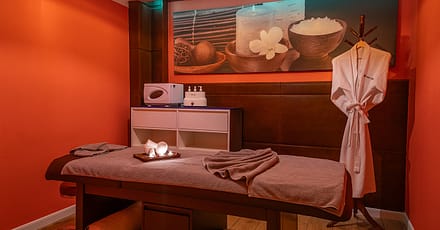 Mens Manicure And Pedicure At Kingsman Salon And Spa Abu Dhabi TMLH.com Special Offers, Deals & Discounts in Turkey 12