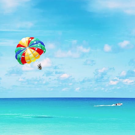 Parasailing at West Bay – Qool Qatar – Must-see attractions TMLH.com Special Offers, Deals & Discounts in Turkey